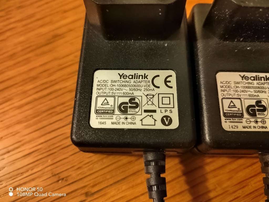 Yealink original 5V 600mA univesal power supply