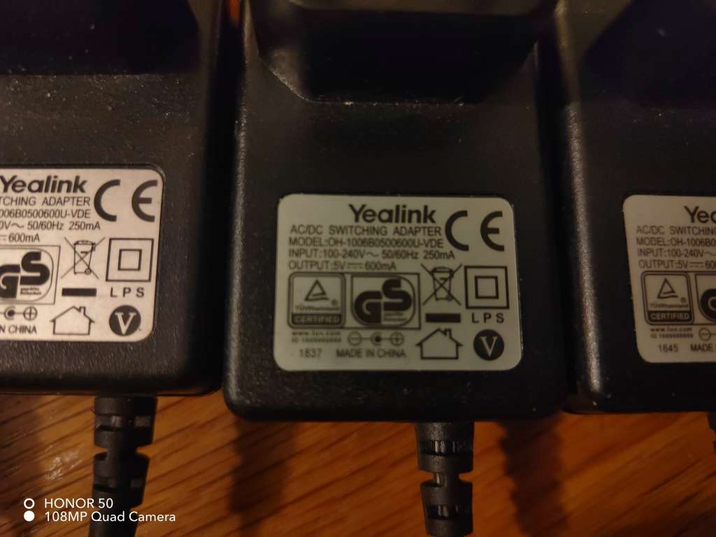 Yealink original 5V 600mA univesal power supply