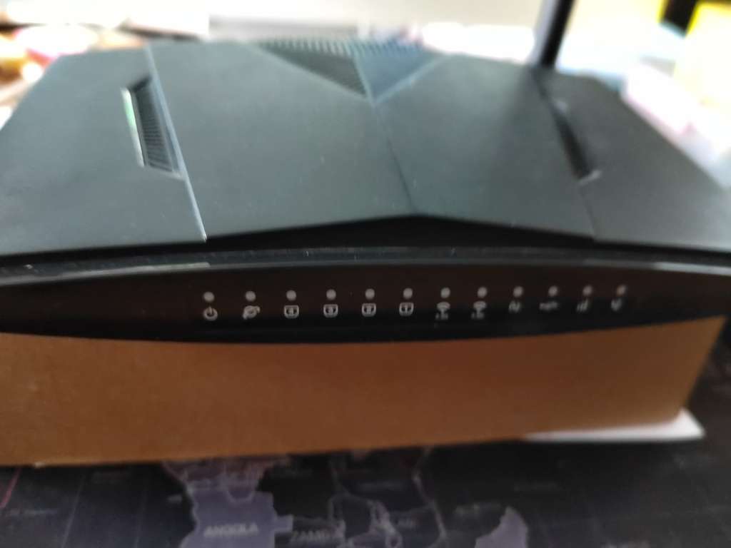 D-LINK DWR-956M 4G LTe router (It take a sim card)