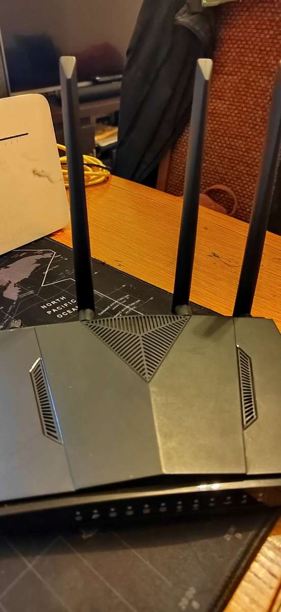 D-LINK DWR-956M 4G LTe router (It take a sim card)