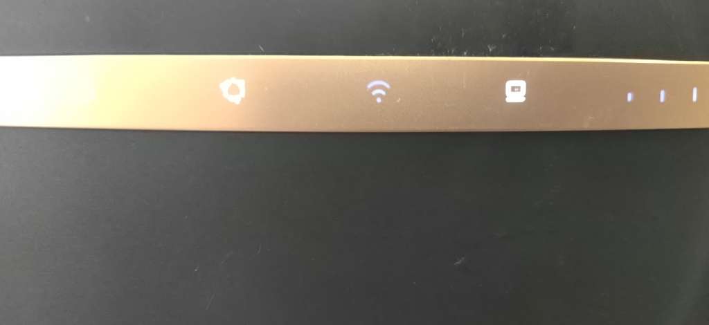 Huawei 4G/5G Router model B525 (It take a SIM CARD)