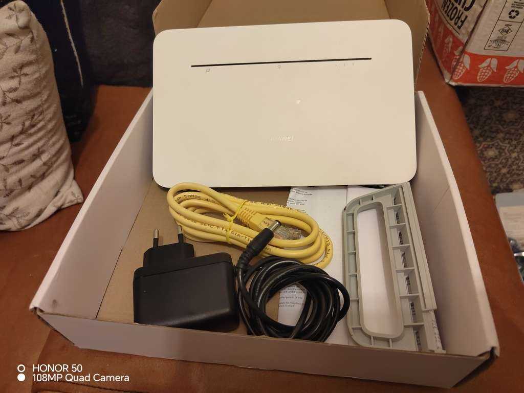 Latest Huawei 4G Router 3 Pro model B535-932a (It take a SIM CARD) up 64 users