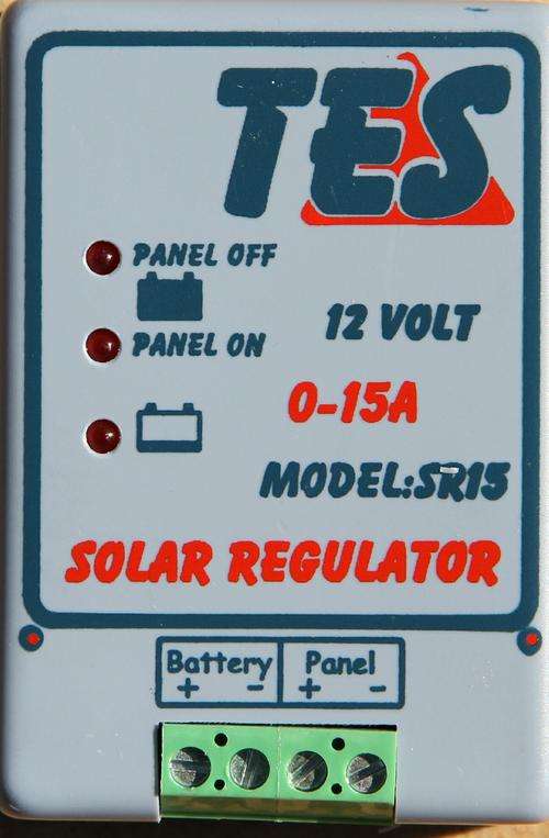 TES 12V 15 AMP SOLAR REGULATOR