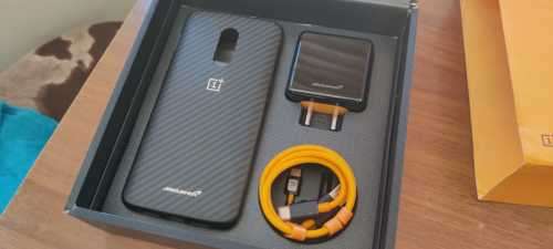 *LATE LISTING**Collectors Item* OnePlus 6T McLaren Edition Boxed. 256GB Storage. 10GB Ram.