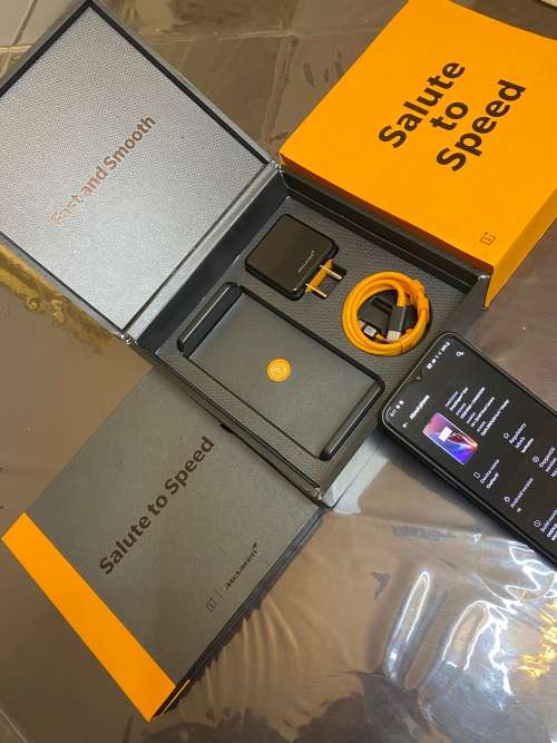 *LATE LISTING**Collectors Item* OnePlus 6T McLaren Edition Boxed. 256GB Storage. 10GB Ram.