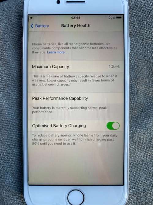 *LATE LISTING* Awesome Apple iPhone 8 64GB White with box. 100% battery.