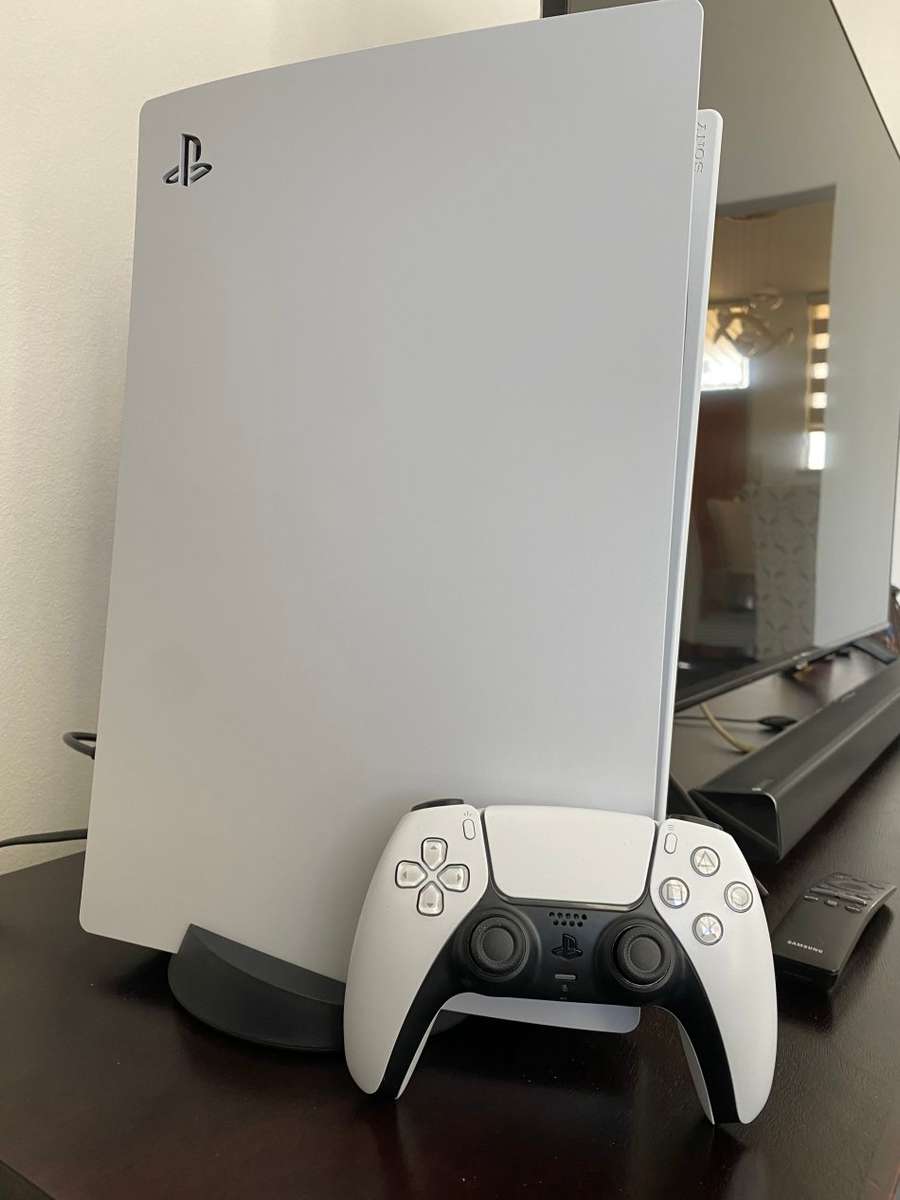 *MONTH END SPECIAL* As New PS5 Disc Edition Boxed with all accessories. Glacier White.1TB SSD.