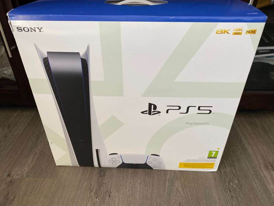 *MONTH END SPECIAL* As New PS5 Disc Edition Boxed with all accessories. Glacier White.1TB SSD.