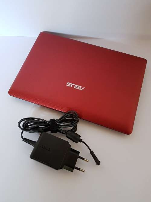 Asus Eee PCx101CH Netbook Red plus Laptop bag
