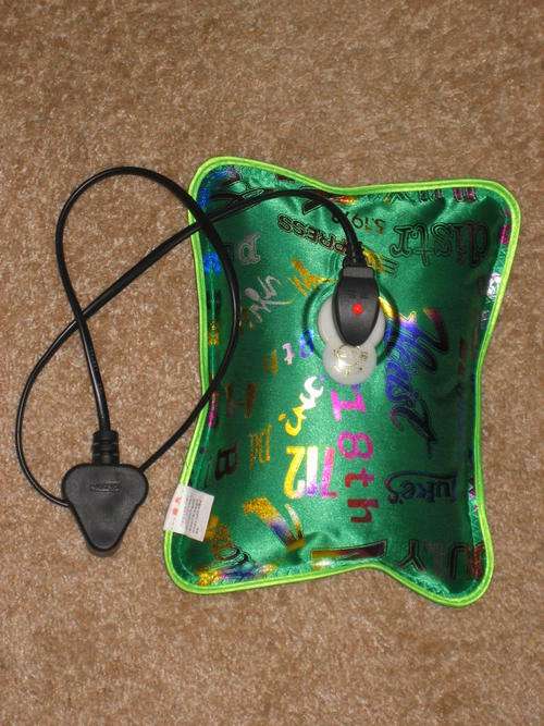 ELECTRIC HOT WATER BOTTLE!!! PERFECT FOR WINTER!!!