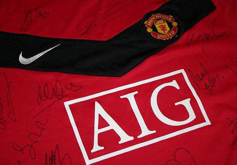 Team Signed Manchester United 2009/10 Shirt with coa