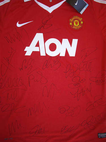 SIGNED MANCHESTER UNITED HOME SIGNED SHIRT 2011+COA