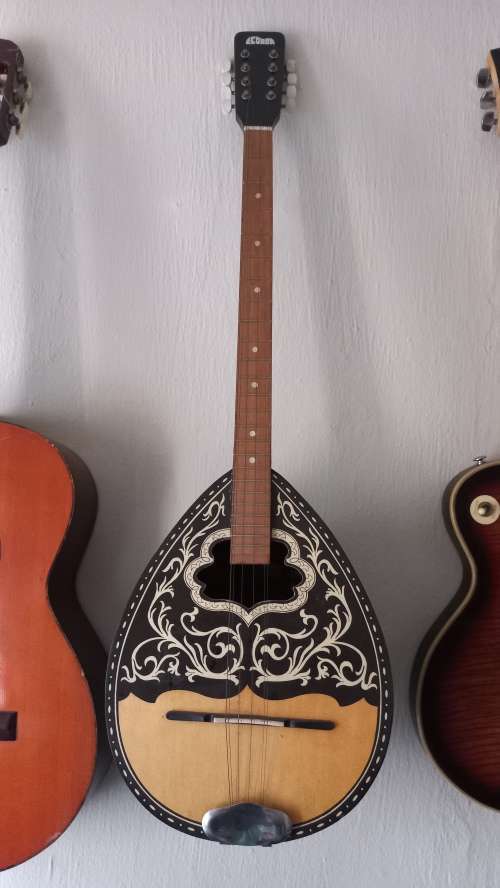 MANDOLIN