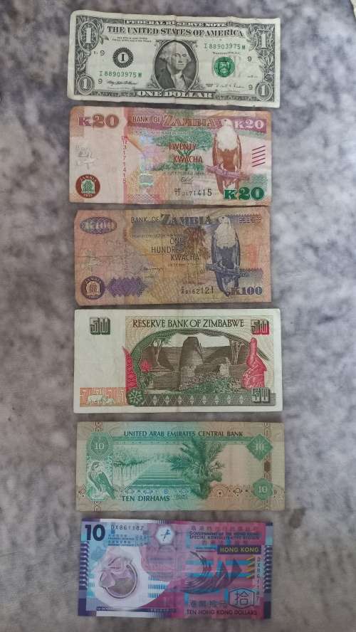Mixed international bank notes