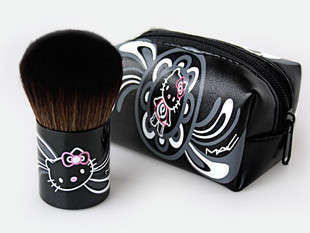 MAC Hello Kitty Brush with Makeup Pouch Cute!
