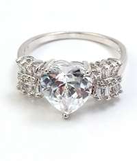 Exquisite! * 9k White Gold CZ Engagement Ring Size 8 / Q *