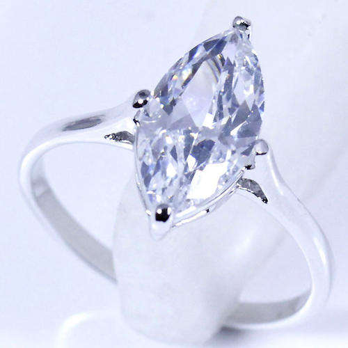 Flawless!! *  10KT White Gold White Sapphire Ring Size 8.5 / Q *