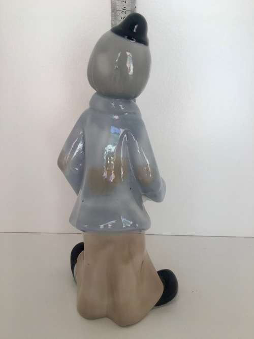 Stunning Tengra Spain hand made Clown with Ball - SIMILAR to Lladro