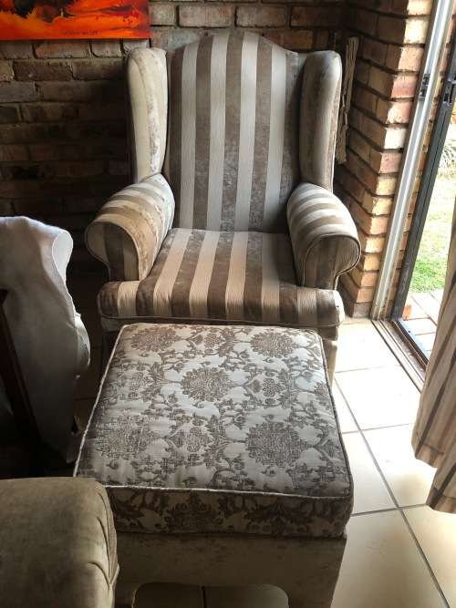 Stunning 6 Piece / 6 Seater Lounge Suite