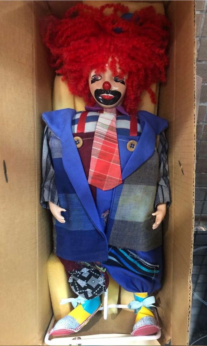 Lg Porcelain Clown - Export Range - Tom Belling - with Certificate