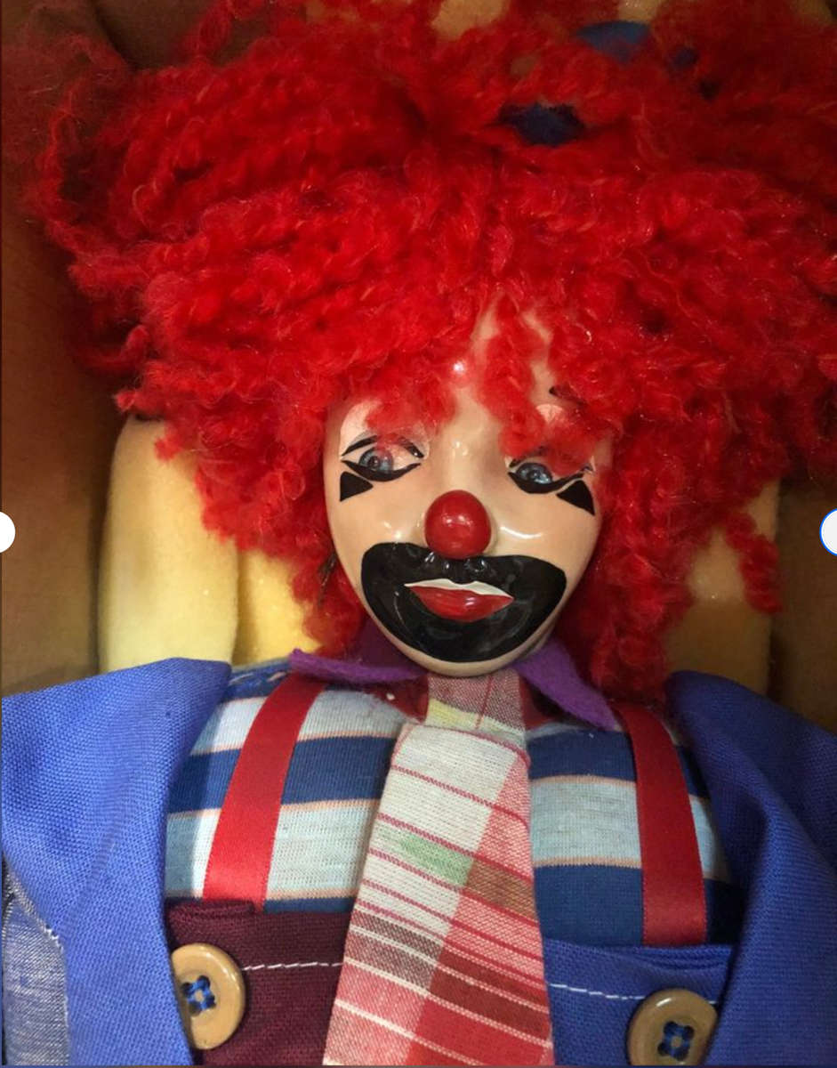 Lg Porcelain Clown - Export Range - Tom Belling - with Certificate