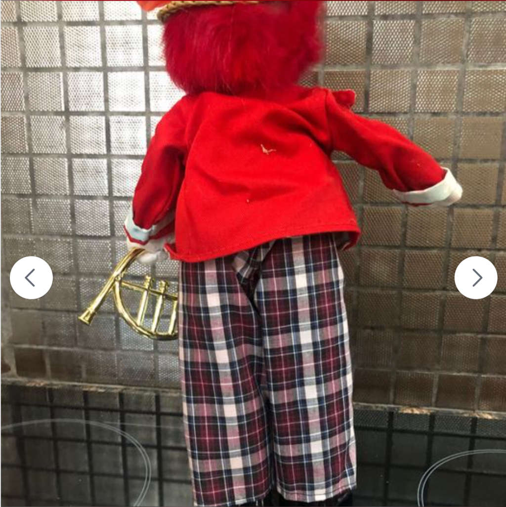 Stunning Porcelain Clown with Grass Hat