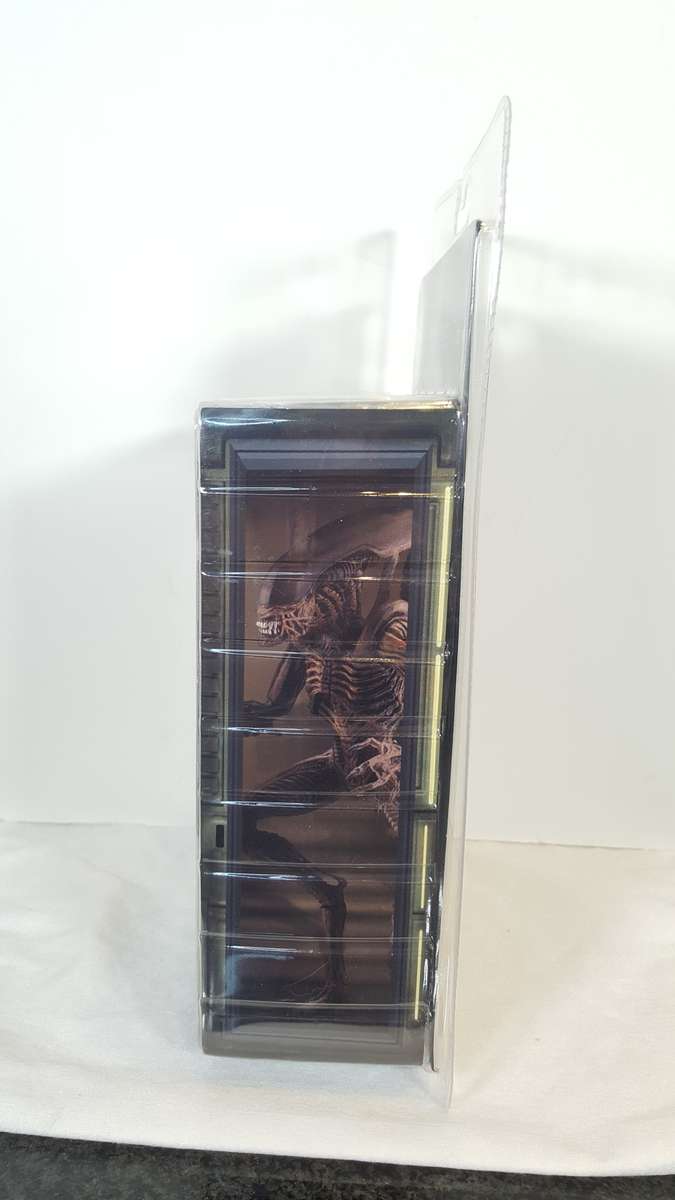 NECA Alien Resurrection Xenomorph Warrior Action Figure - New