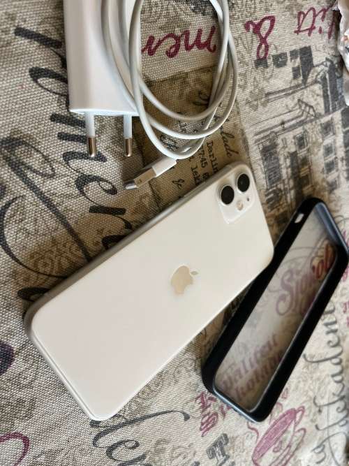 Apple iPhone 11 128GB Unlocked(White)