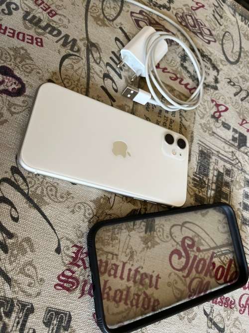 Apple iPhone 11 128GB Unlocked(White)
