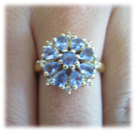 UNIQUE AND BEAUTIFUL GENUINE GOLD WITH TANZANITE & DIAMOND RING - CERTIFICATE INCL