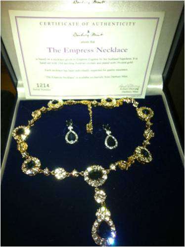 WOW VERY BEAUTIFUL EMPRESS SET, BEAUTIFULLY BOXED - FIT FOR THE QUEEN.
