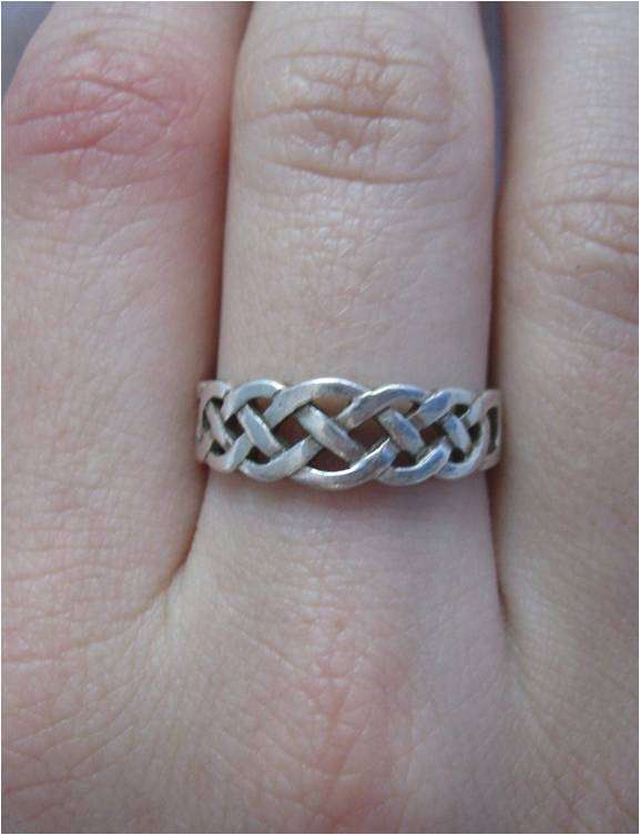 SUPERB QUALITY SILVER RING IN CELTIC PLATED DESIGN