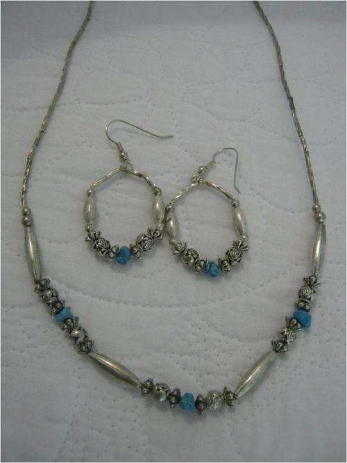 TIBETEAN SILVER NECKLACE WITH TURQUOISE STONES AND EARRINGS