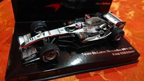 1/43 MCLAREN MERCEDES MP4-20 (MINICHAMPS)