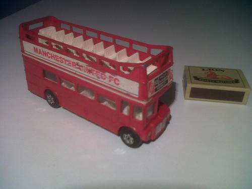 CORGI LONDON TRANSPORT BUS (MADE IN GREAT BRITAIN)
