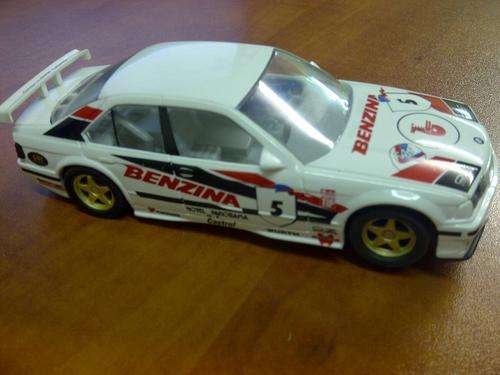 SCALEXTRIC BENZINA BMW 320i  -  1 /32 SCALE SLOT CAR   (HARD TO FIND LIVERY)