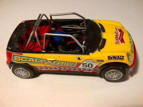 SCALEXTRIC MINI COUPER  -  1 /32 SCALE SLOT CAR (SPARES / REPAIRS)