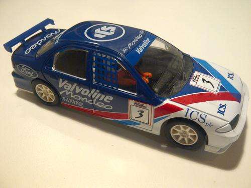 SCALEXTRIC FORD MONDEO  -  1 /32 SCALE SLOT CAR (MADE IN ENGLAND)