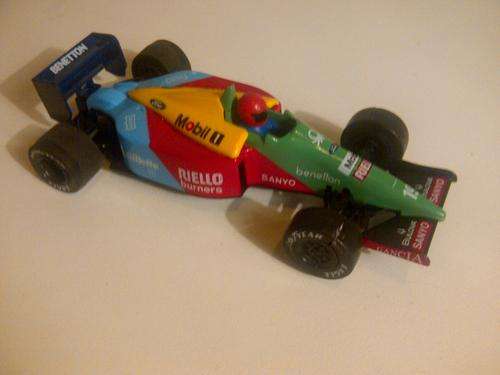 SCALEXTRIC BENETTON F1 - 1/32 SCALE SLOT CAR (SEE PICTURES , READ INFO)