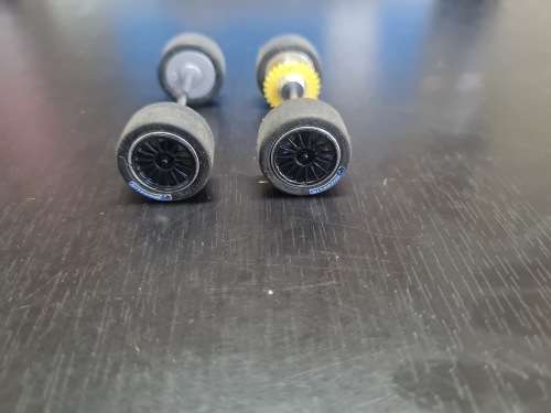 1/32 SCALE slot cars rims / tyres