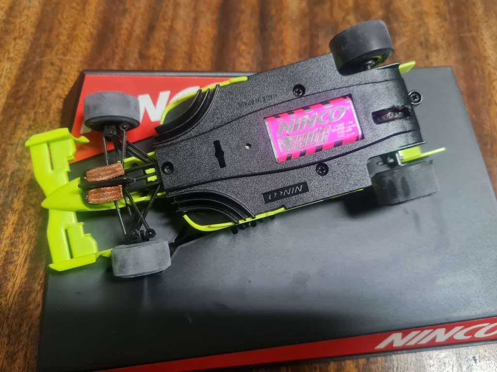 Ninco REYNARD-TOYOTA F1 SLOT CAR 1/32 SCALE