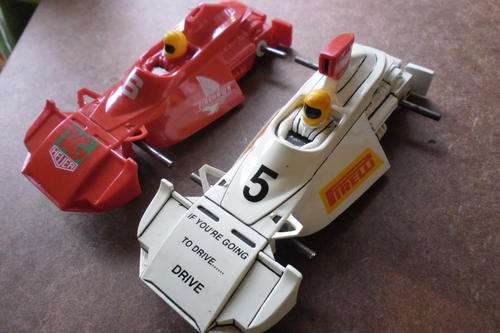 TWO VINTAGE SCALEXTRIC HORNBY BRABHAM 1/32 SCALE (SEE PICTURES)