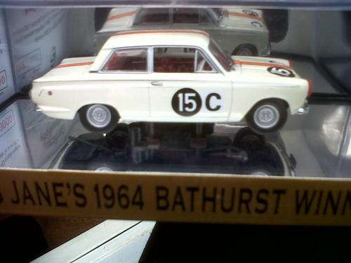 1964 FORD CORTINA GT MODEL CAR 1/43 SCALE(LIMITED EDITION 2370/3000)