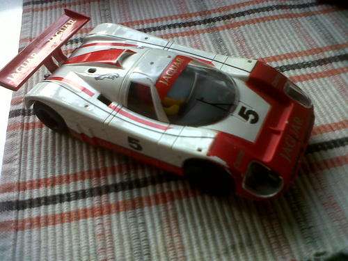 VINTAGE SCALEXTRIC JAGUAR 1/32 SCALE IN MINT CONDITION.