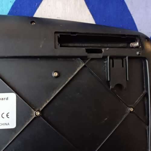 Toshiba Satelite C855D Laptop For Spares Includes Wireless Keyboard and Mouse Set