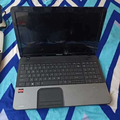 Toshiba Satelite C855D Laptop For Spares Includes Wireless Keyboard and Mouse Set
