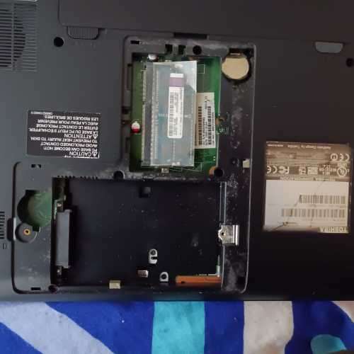 Toshiba Satelite C855D Laptop For Spares Includes Wireless Keyboard and Mouse Set