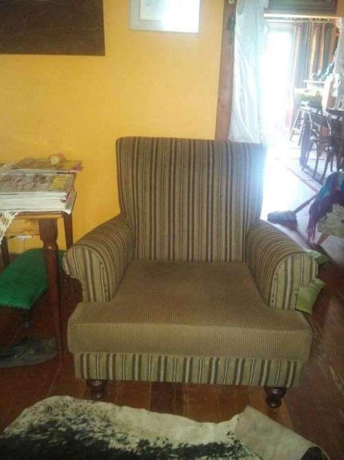 A Pair of Upmarket arm chairs