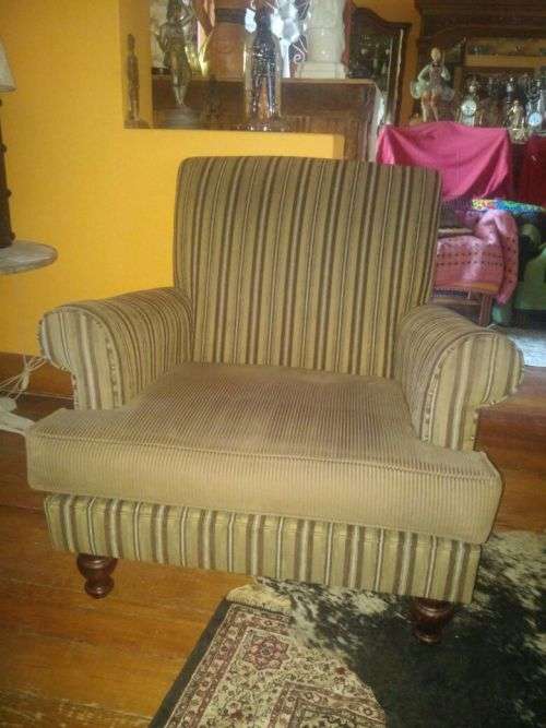 A Pair of Upmarket arm chairs