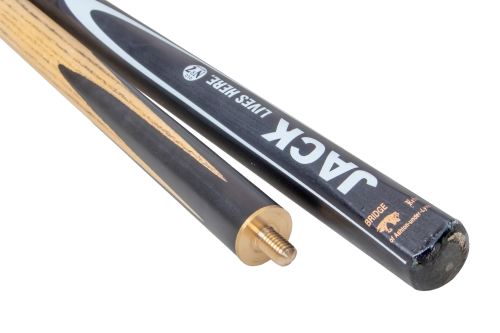 Jack Daniel`s English Pool Cue is a 2 piece cue with a 9mm diamond tip
